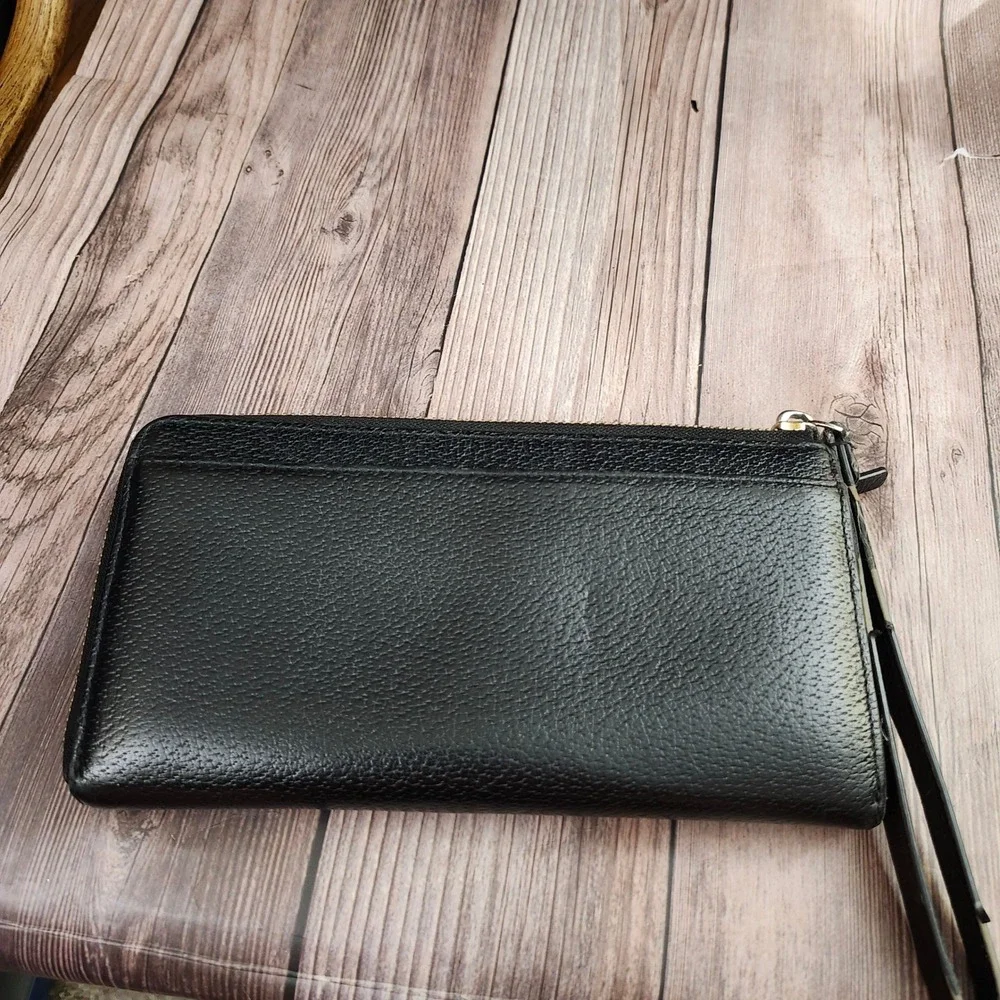 Kate Spade New York Black Pebbled Leather Zip Around Wristlet Wallet Designer